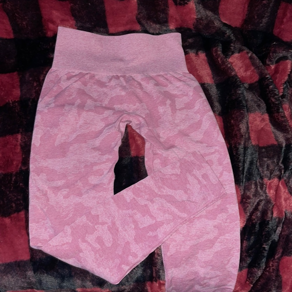 NVGTN camo leggings